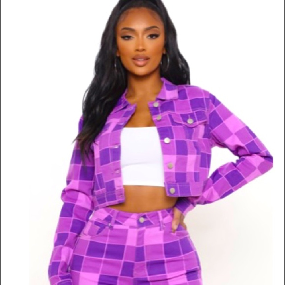 New Never worn Fashion Nova purple cropped denim jacket